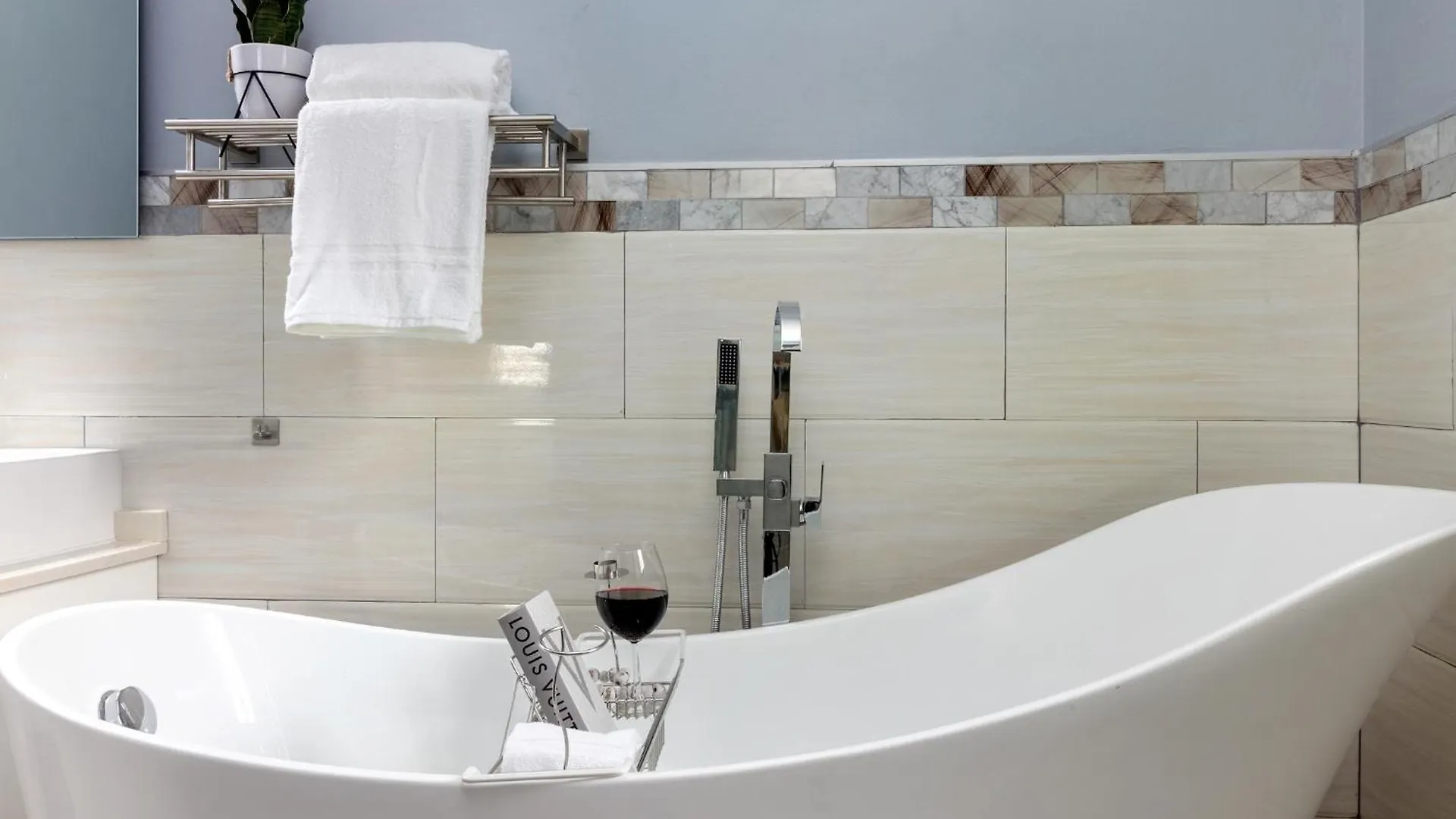 Coastal Escape In Riviera Tower Isle Beach Neaby St Mary Holiday home